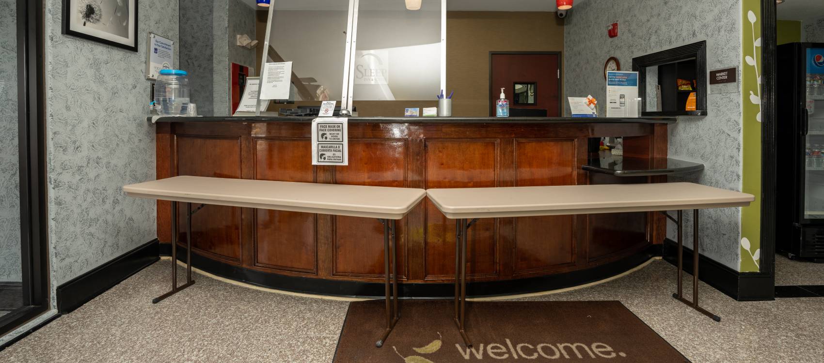 hotel-front-desk